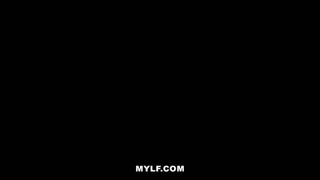 ❤️MYLF - Slim Milf Ariella Ferrera Finishes Her Yoga Workout With Pussy Stretching